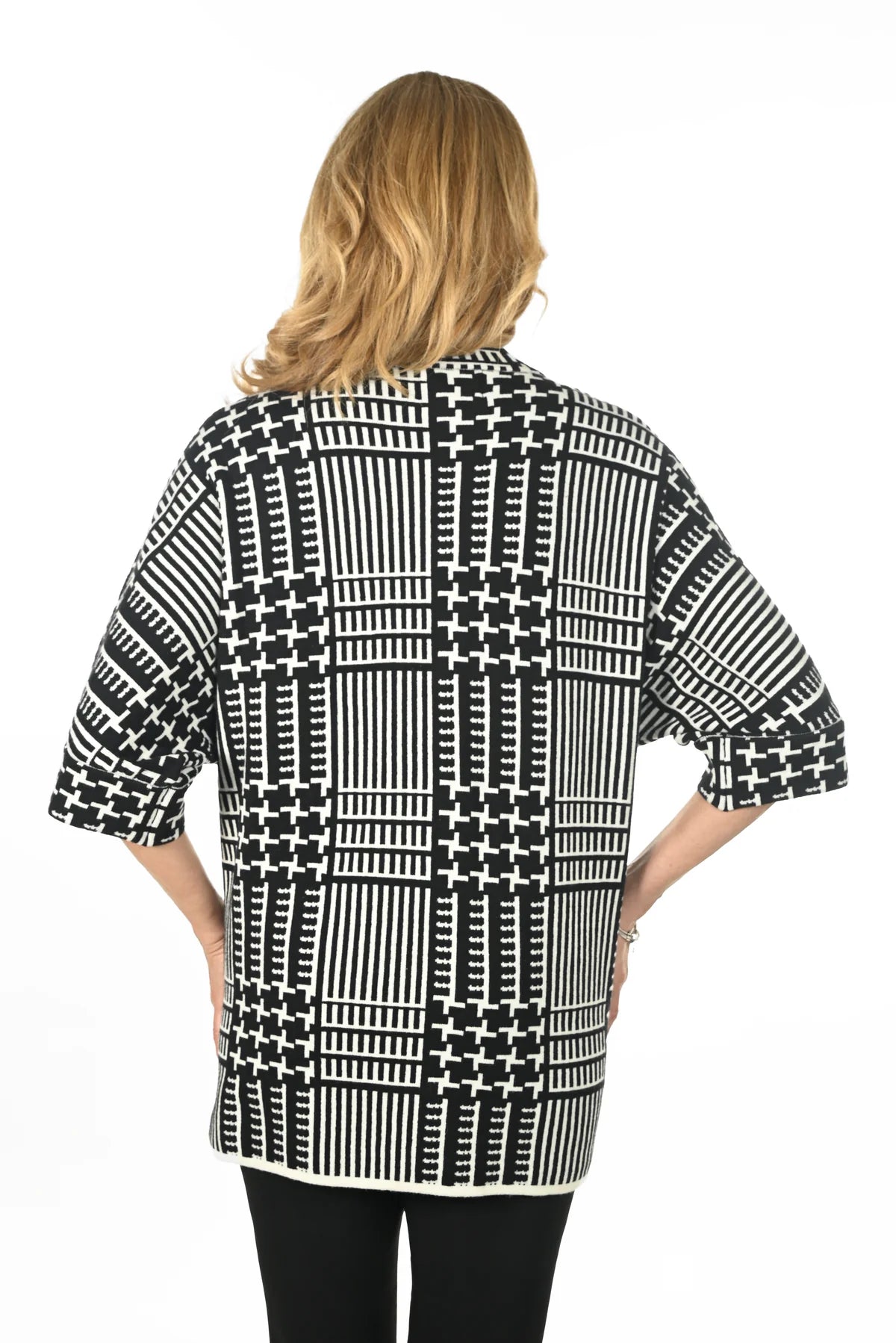 Frank Lyman Black/White Knit Jacket 234107U