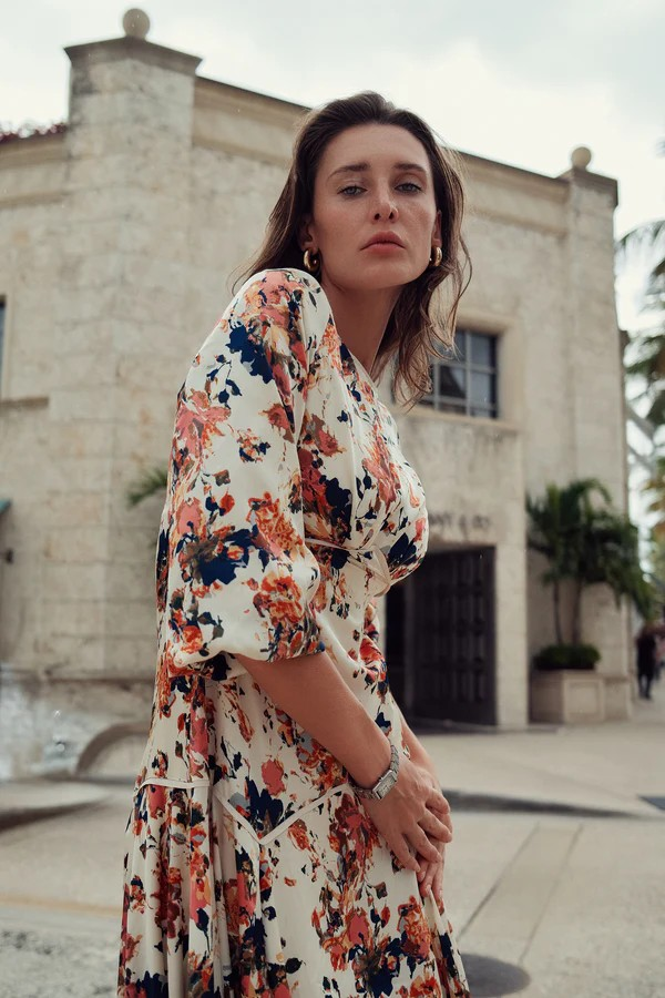Why Modest Dresses Are Perfect for Casual Summer Outfits