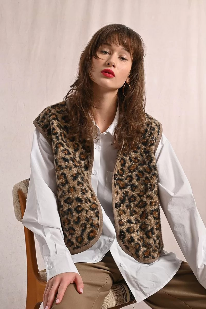 Fur-effect sleeveless jacket vest
